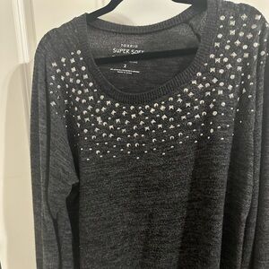 Gray sweater with studs, Round neck
Size 2